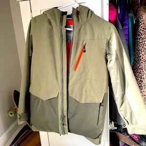 Obermeyer ski/winter jacket in teen size medium (Childrens 10/12)